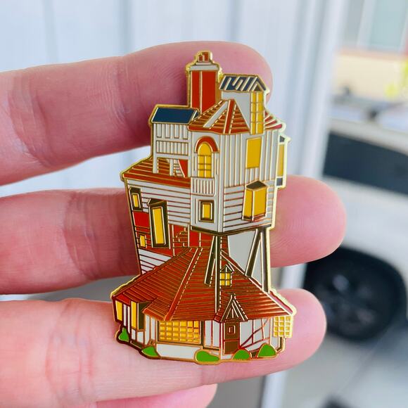 The Burrow Ron Weasley House Harry Potter Hard Enamel Pins 426 - Picture 3 of 4
